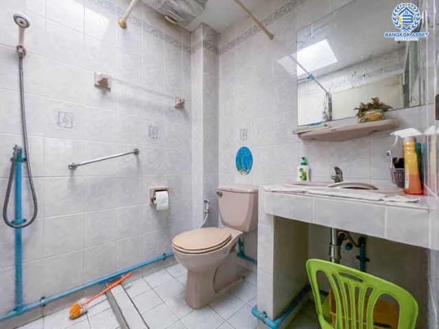 *****ทาวน์เฮ้าส์มือสองย่านกรุงเทพมหานคร ม.ซื่อตรง39 สุขาภิบาล 1 หลังมุม! เนื้อที่กว้างขวางสุดขีดถึง 30 ตร.ว. ฟังก์ชัน 3 ห้องนอน 2 ห้องน้ำ 1 ที่จอดรถ บ้านสภาพดี พื้นที่ใช้สอยเยอะ บนทำเลศักยภาพเชื่อมต่อถ.นวมินทร์, ถ.รัชดา-รามอินทรา, ถ.กาญนาภิเษก ในราคาดีสุดในย่าน!